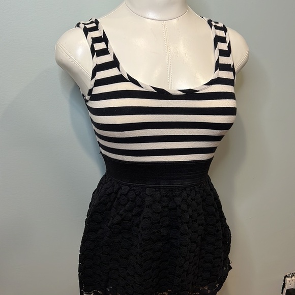 Striped Tank Top - Picture 3 of 9